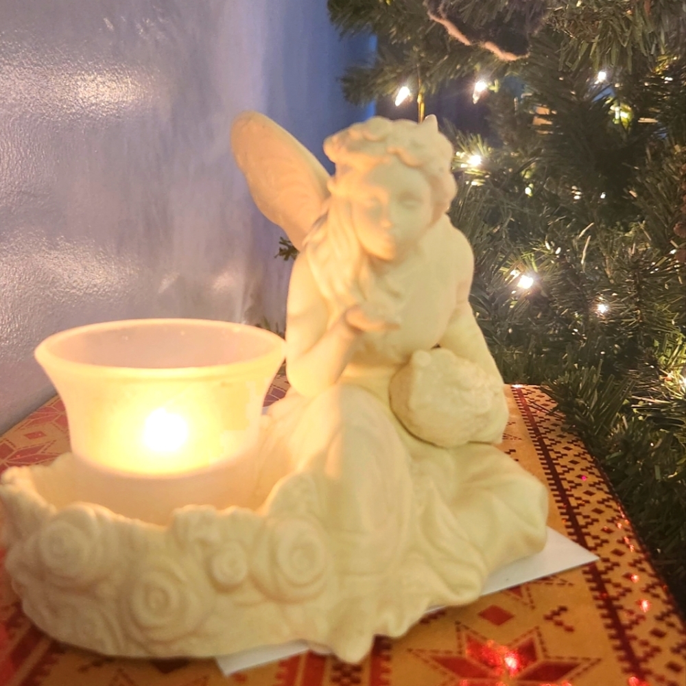 Partylite Ariana's Garden fairy Blowing Kisses P7135 with tealight candleholder